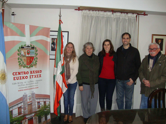 Members of Euzko Etxea who will receive Basque Government aid (photoEE)